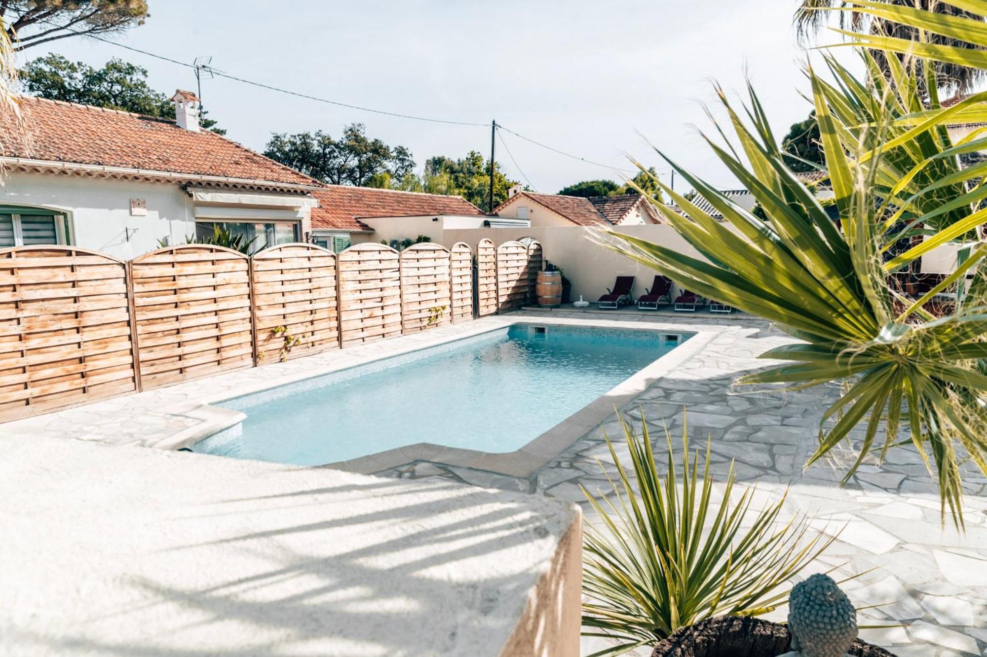 Reve D'Azur, 2 Chambres, Maison Julia En Bord De Mer A La Nartelle, Piscine Partagee, Parking & Terrasse Bbq, Wifi Et Draps Inclus Plage A Pied 圣马克西姆 外观 照片