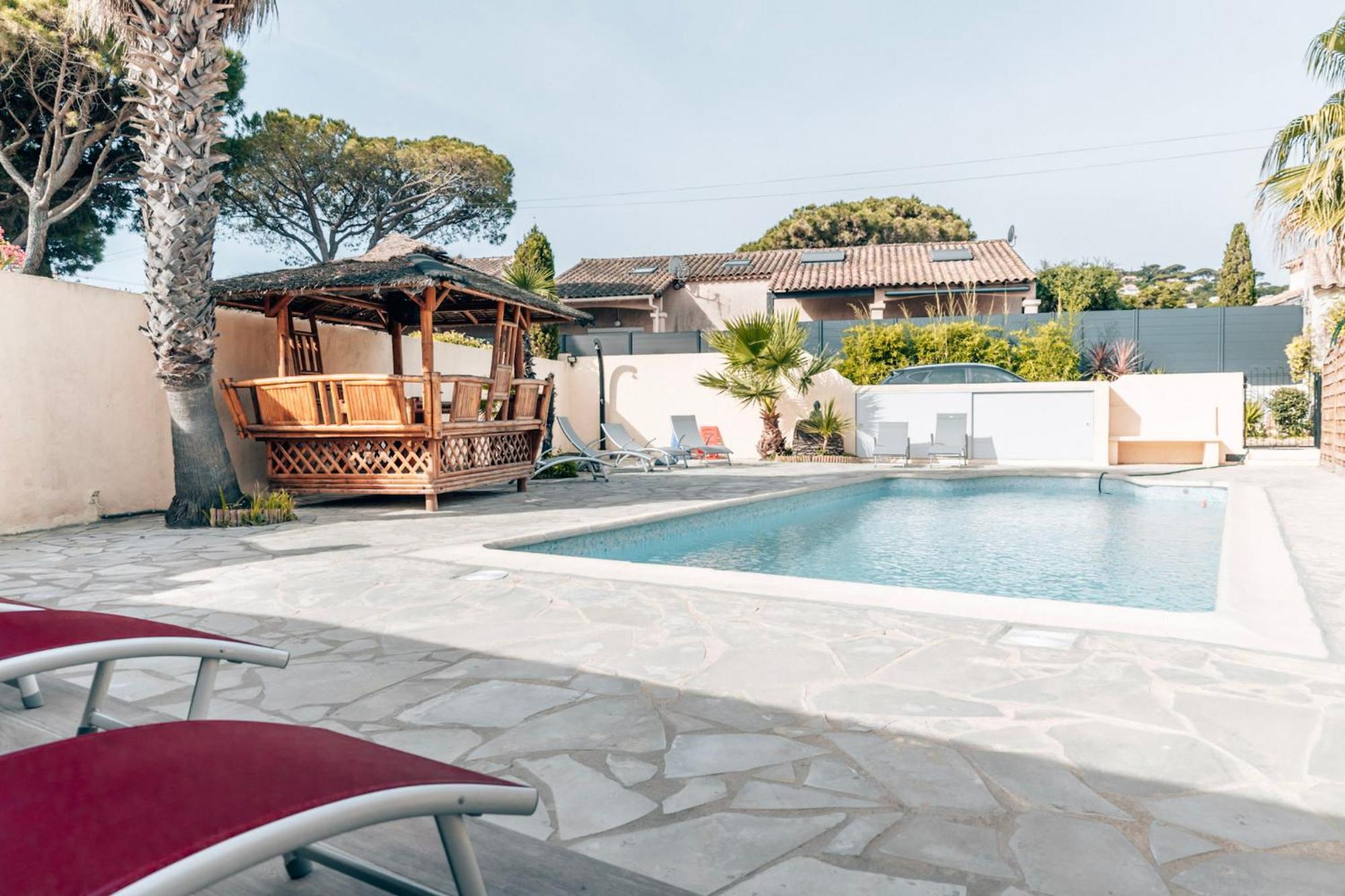 Reve D'Azur, 2 Chambres, Maison Julia En Bord De Mer A La Nartelle, Piscine Partagee, Parking & Terrasse Bbq, Wifi Et Draps Inclus Plage A Pied 圣马克西姆 外观 照片
