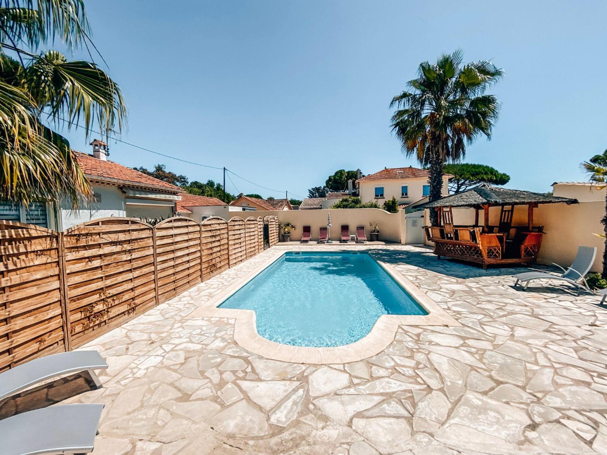 Reve D'Azur, 2 Chambres, Maison Julia En Bord De Mer A La Nartelle, Piscine Partagee, Parking & Terrasse Bbq, Wifi Et Draps Inclus Plage A Pied 圣马克西姆 外观 照片