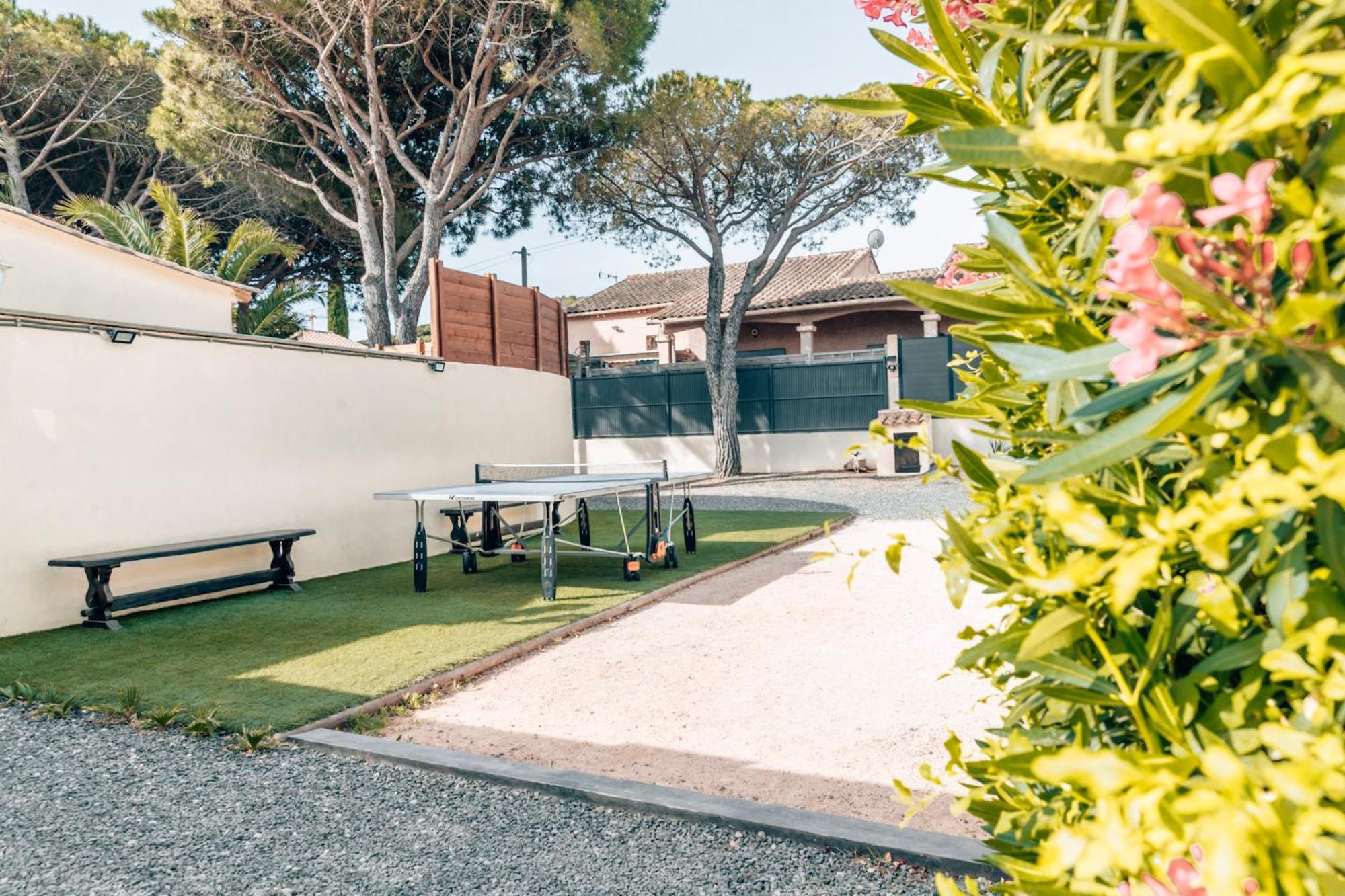 Reve D'Azur, 2 Chambres, Maison Julia En Bord De Mer A La Nartelle, Piscine Partagee, Parking & Terrasse Bbq, Wifi Et Draps Inclus Plage A Pied 圣马克西姆 外观 照片