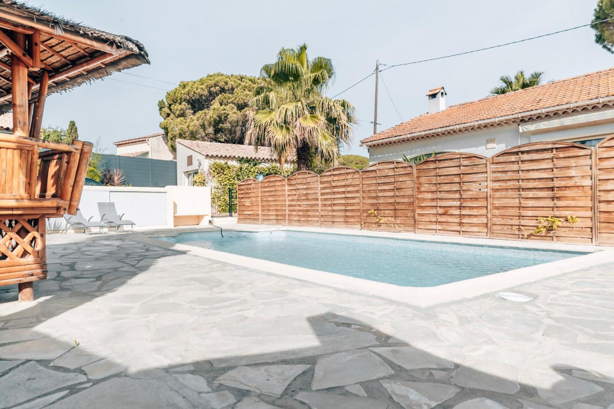 Reve D'Azur, 2 Chambres, Maison Julia En Bord De Mer A La Nartelle, Piscine Partagee, Parking & Terrasse Bbq, Wifi Et Draps Inclus Plage A Pied 圣马克西姆 外观 照片
